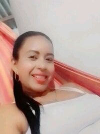 hotsexwomen10's Offline Chat Room