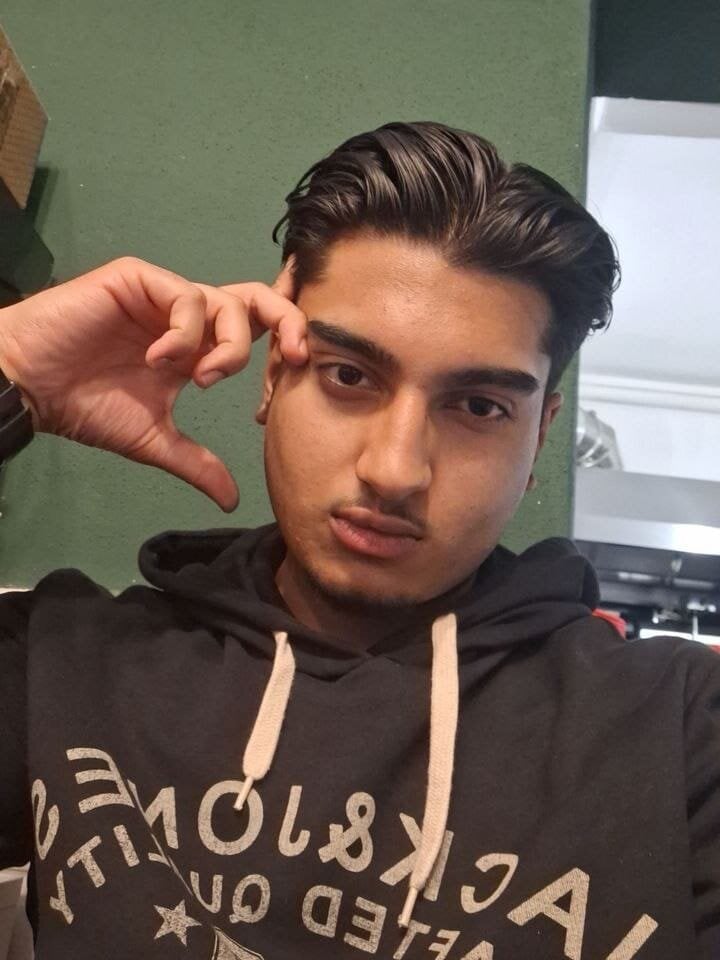 Anndrea8182's Offline XXX Chat