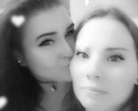 BritandTara's Offline Chat Room