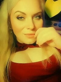 Fiona696's webcam live show