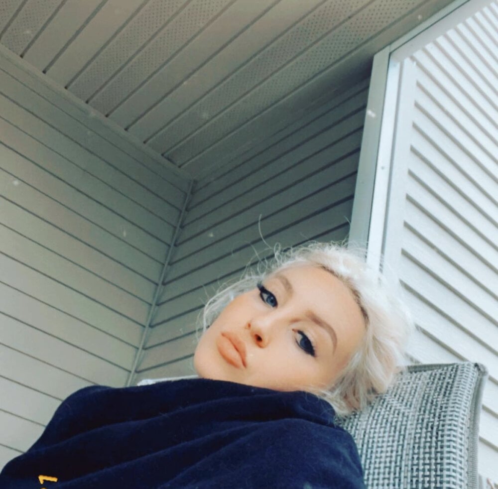 livesextrans.com dualipa_unseen livesex profile in straight cams