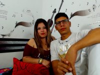 latinahorny_boyhardcock's Offline Chat Room