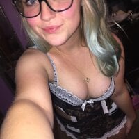 tattoobarbiexox's webcam live show