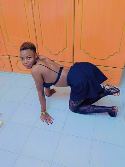 Petite_Queen18