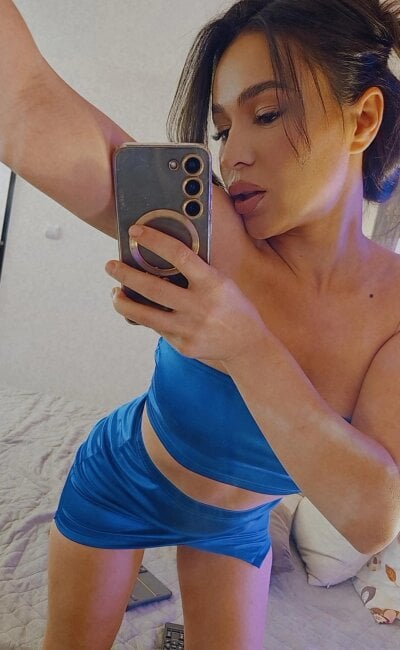Reyabaines - Stripchat Glamour Lovense Blowjob Girl 
