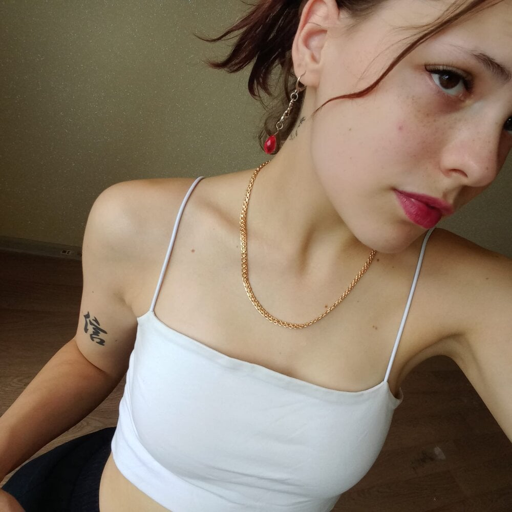 watchgirlcam.com christinabaker livesex profile in the-garden-of-eden cams