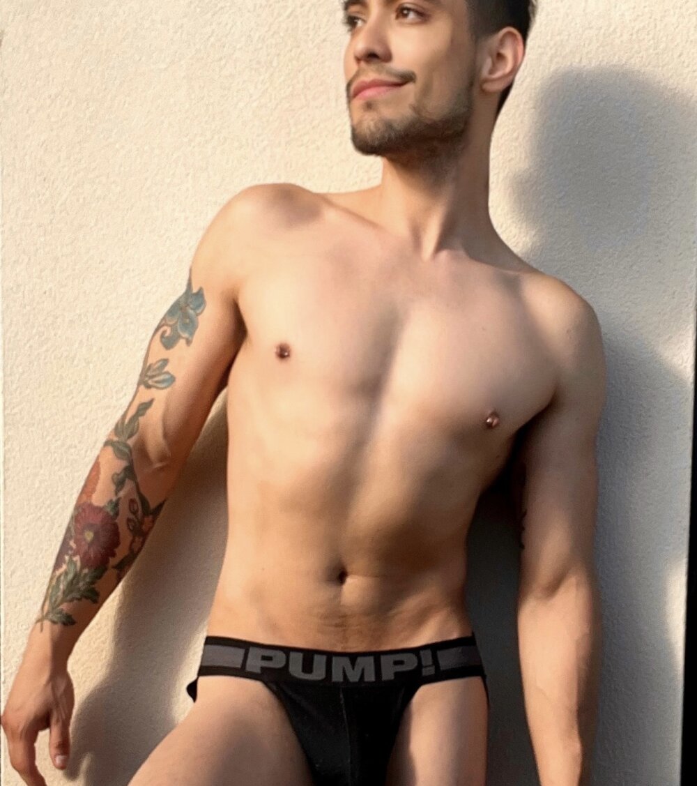 Live sex webcam photo for Archie_torres #290230910