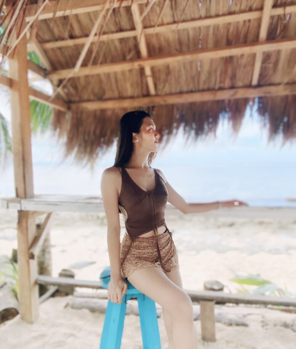 Yna101822's Offline XXX Chat