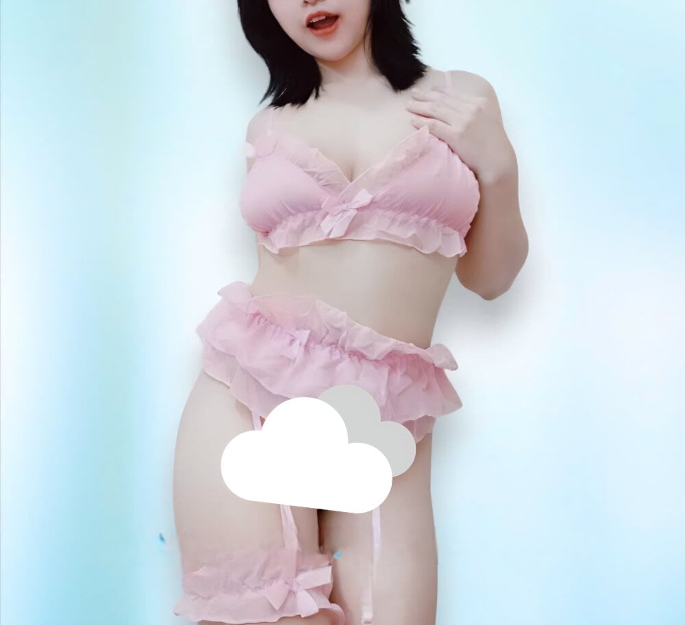 livesex.fan hali_sweetgirl livesex profile in land-of-pleasures cams