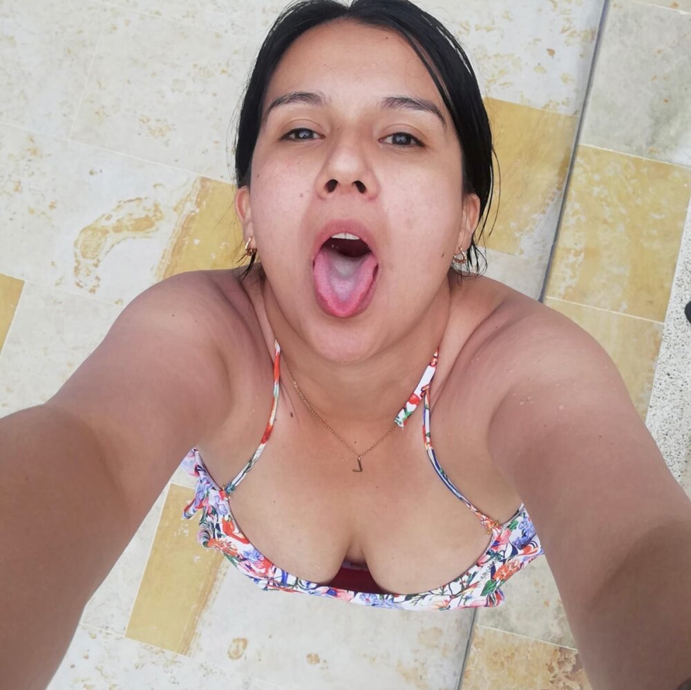 Live sex webcam photo for SWEETLILY18 #290000733