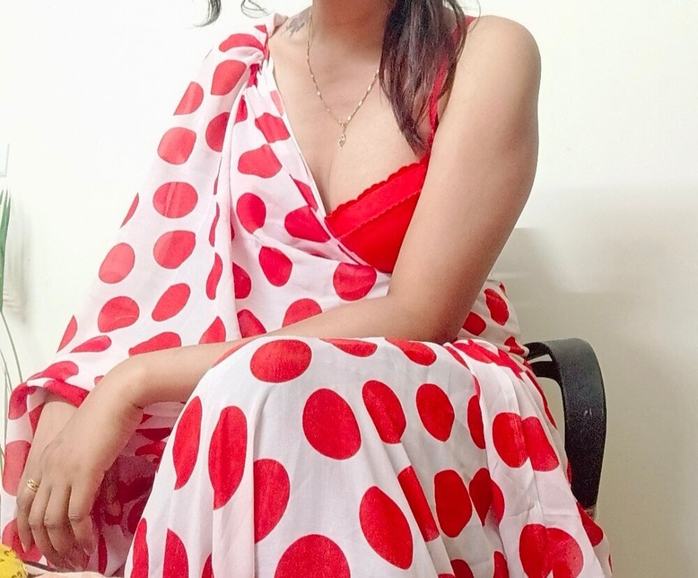 Watch Lavanya_Shah live on cam on StripChat