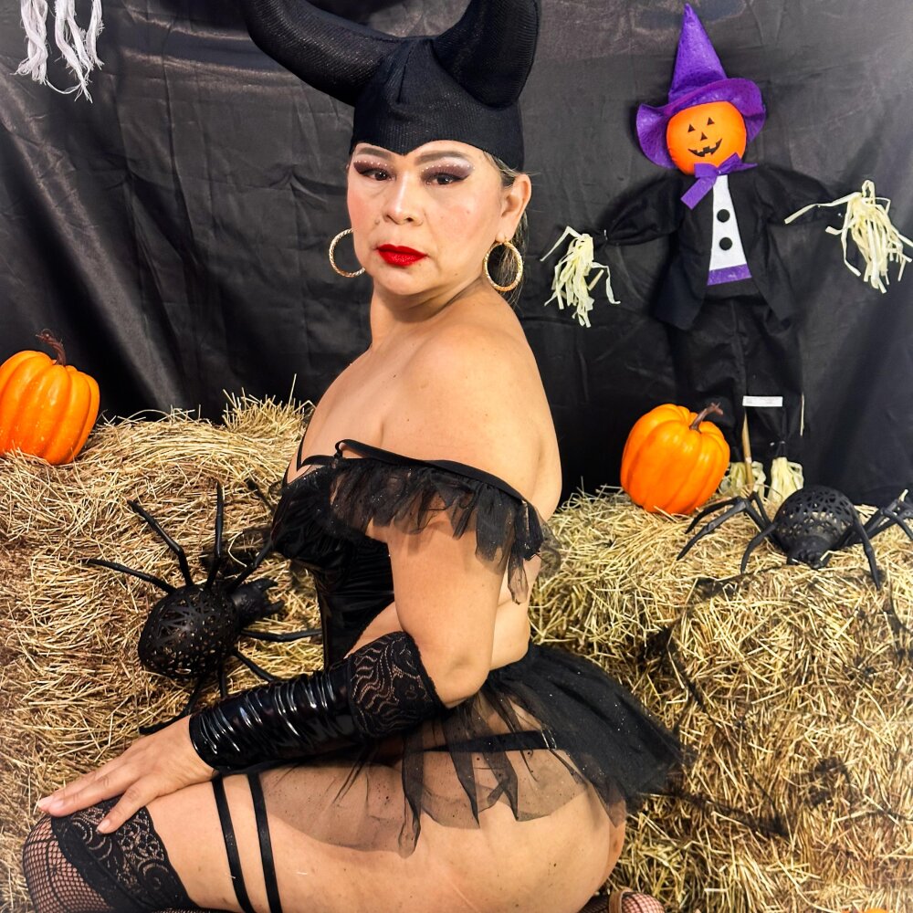 Live sex webcam photo for dianamilf #290109533