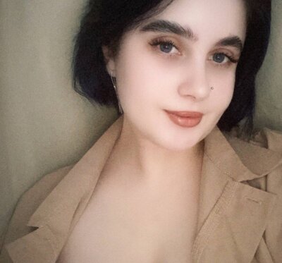 Marie__Hills