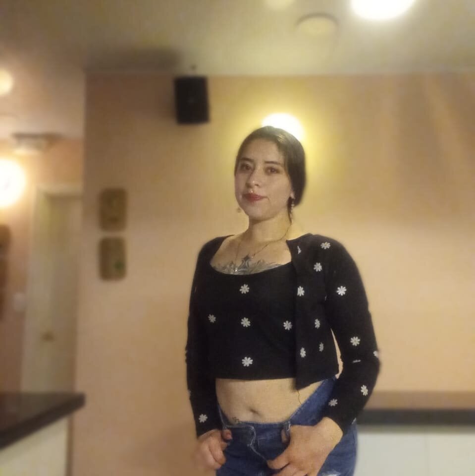 free6cams.com keila_x_ livesex profile in latin cams