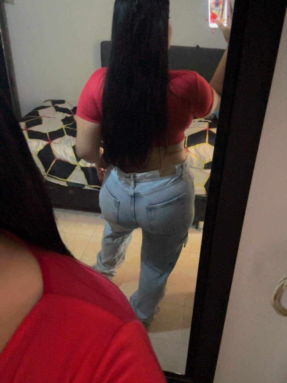 6livesex.com sofivans livesex profile in somewhere-on-the-campus cams