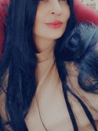 M_I_L_F_A's webcam live show