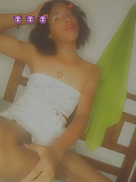 Riascosxxx's Offline XXX Chat