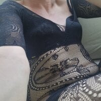 feathersify's webcam live show