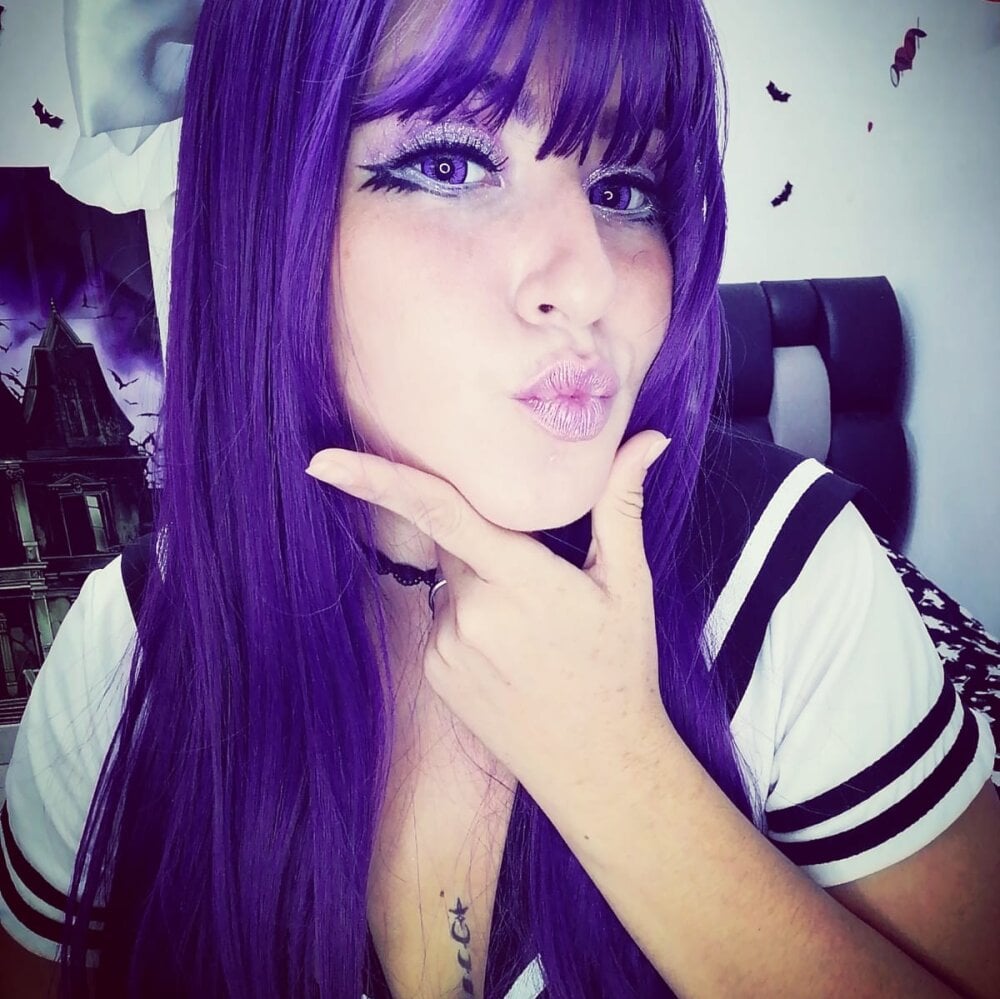 Live sex webcam photo for hatsune_dance #290141631