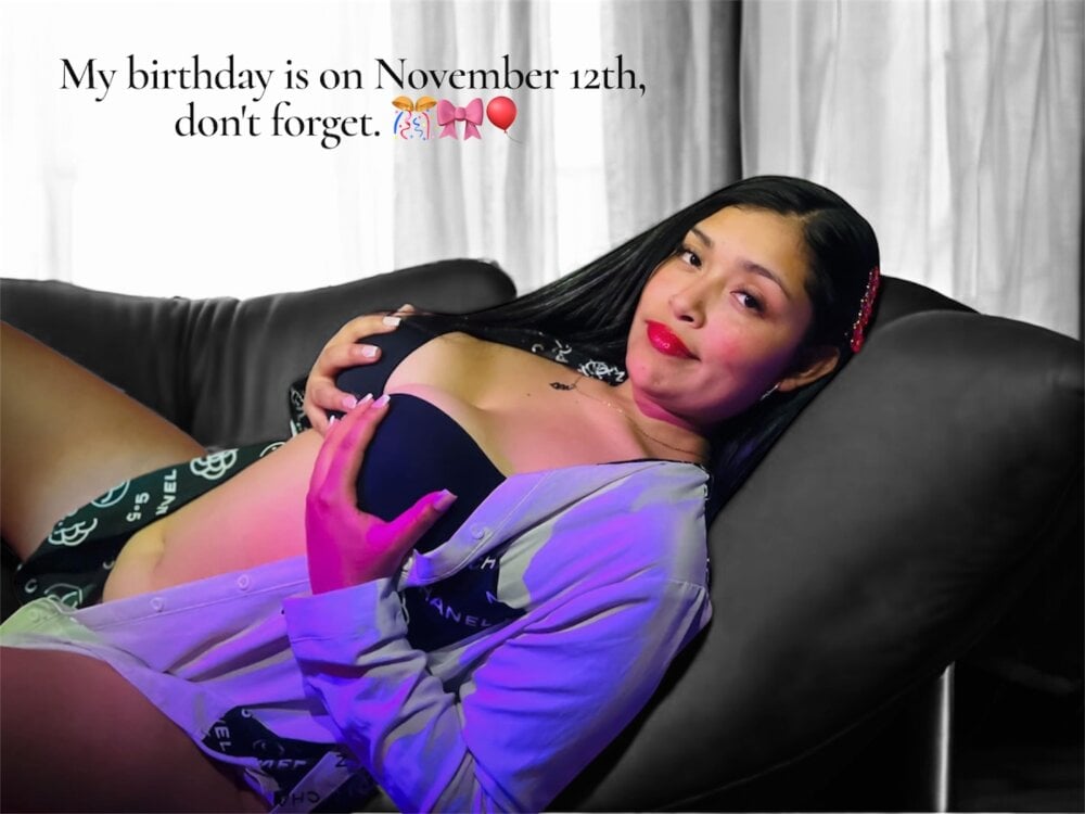 sexcityguide.com aurora_fire1 livesex profile in bisexual cams