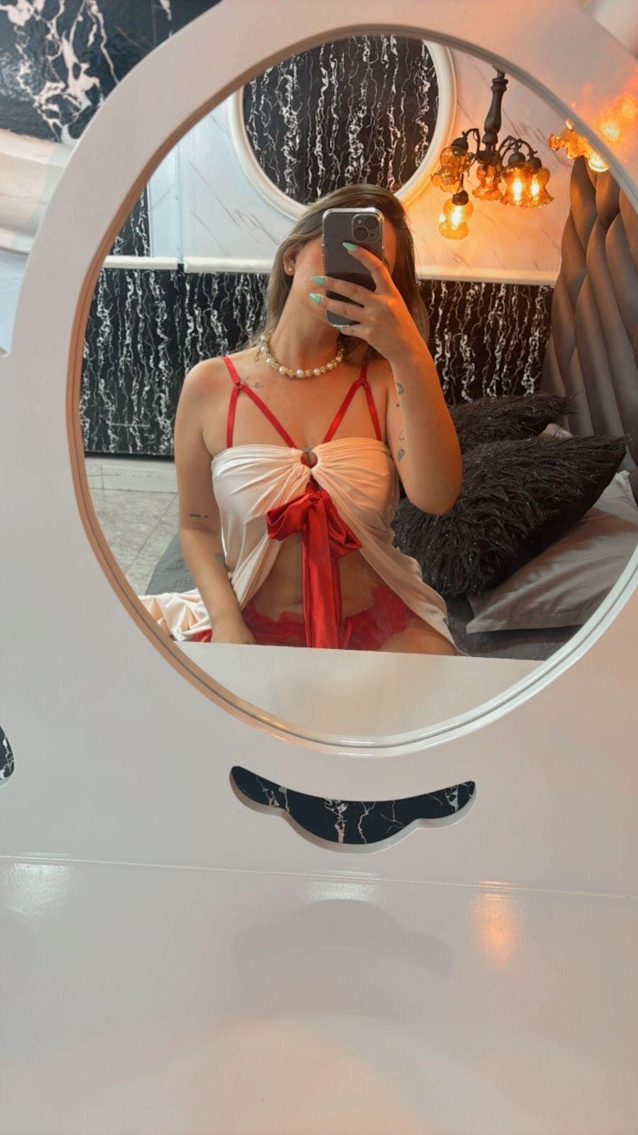 EMILY_BLONDIE