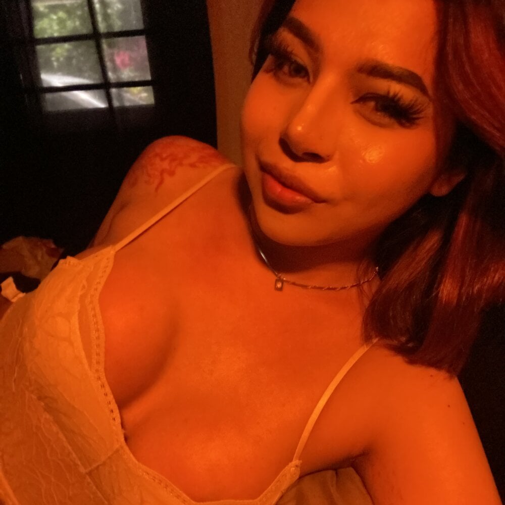 LauraLoove's Offline XXX Chat
