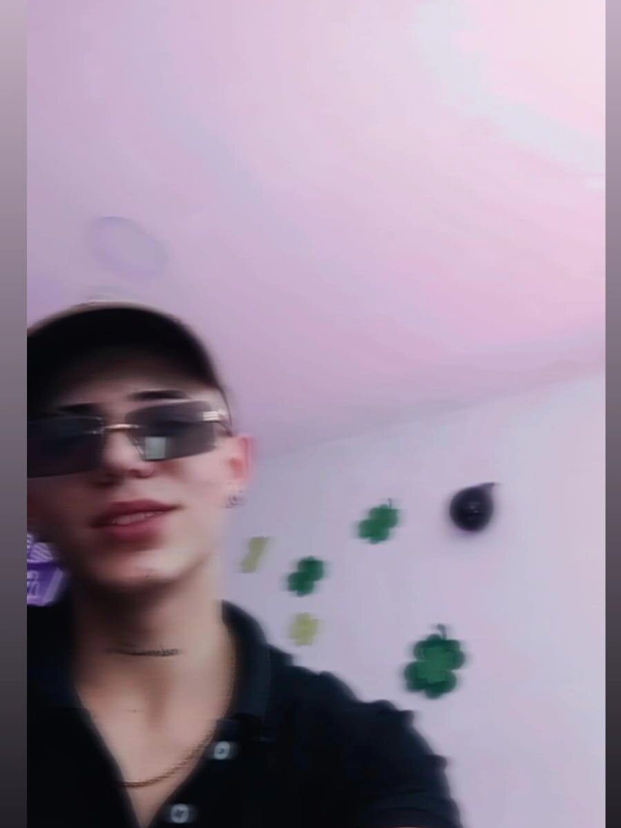 Офлайн-чат XXX NickyyFlow