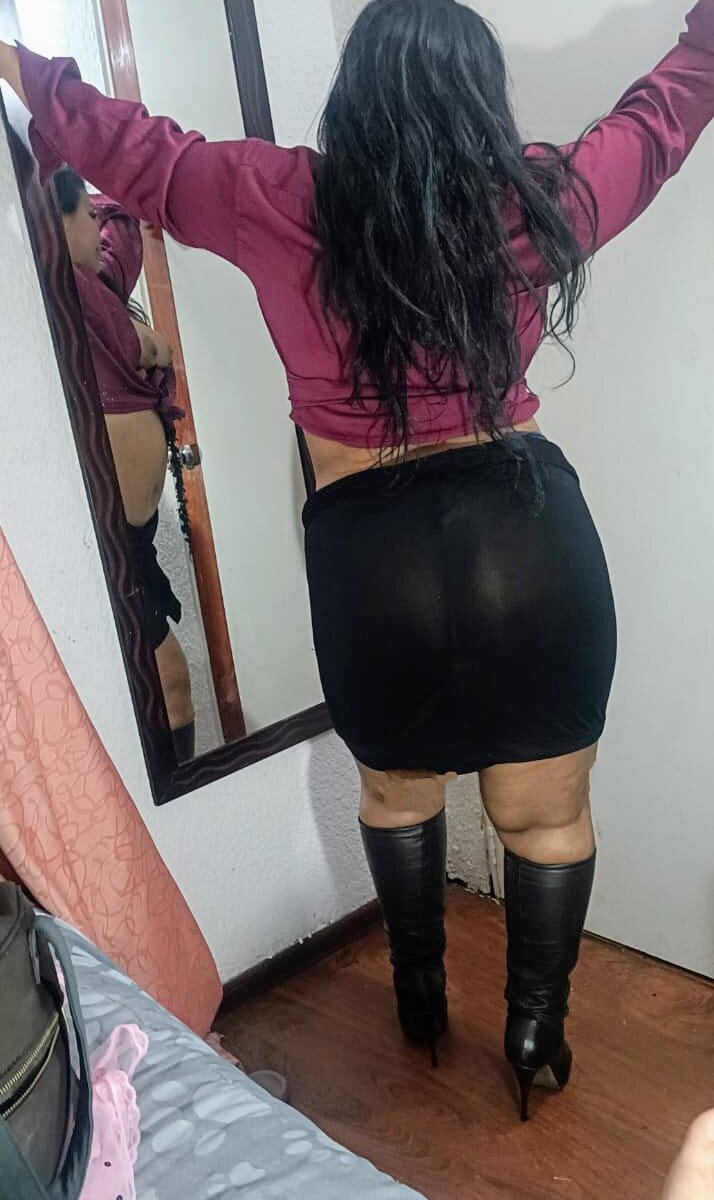 ebonylouishot's most recent online preview