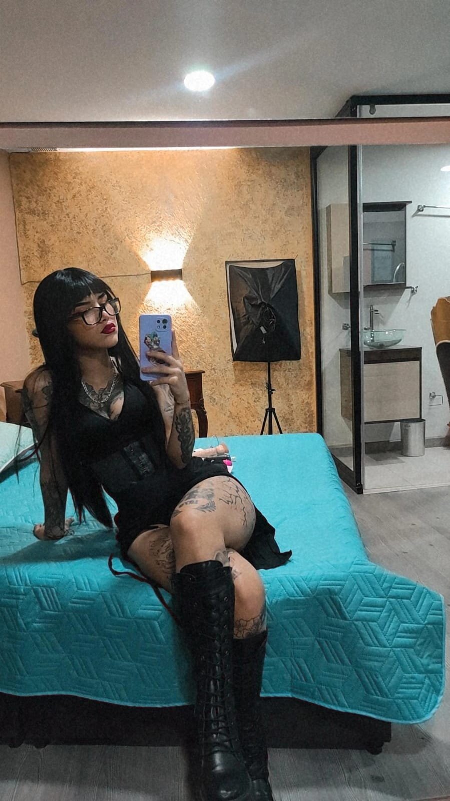 Alice_and_rose_bdsm