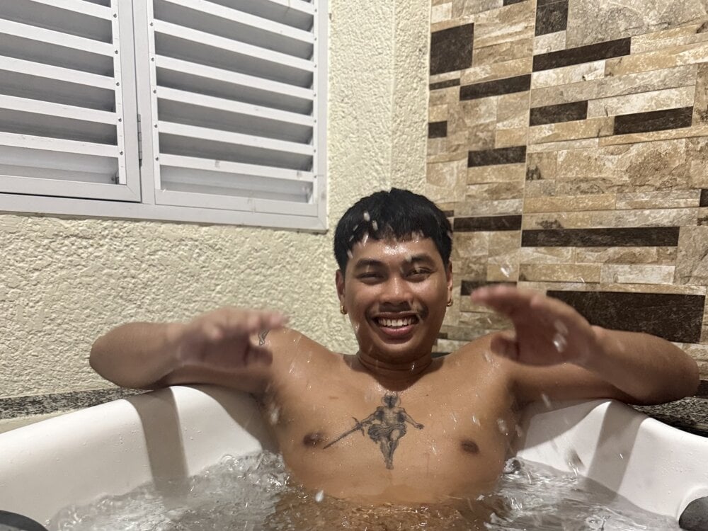 luisitojuancho55 from stripchat