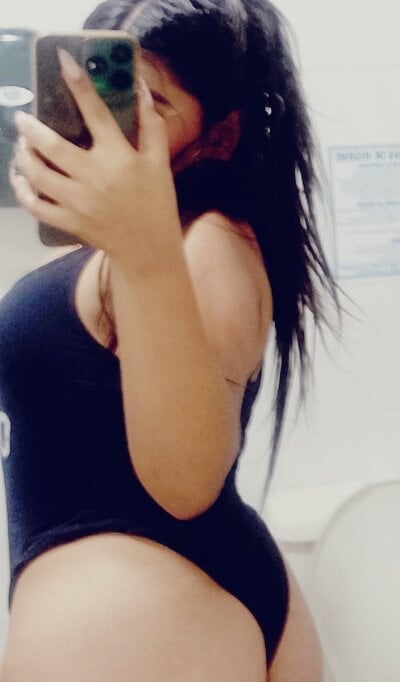 Laulin_tay on StripChat