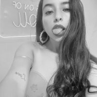 emma_isabel_1s' Offline XXX Chat