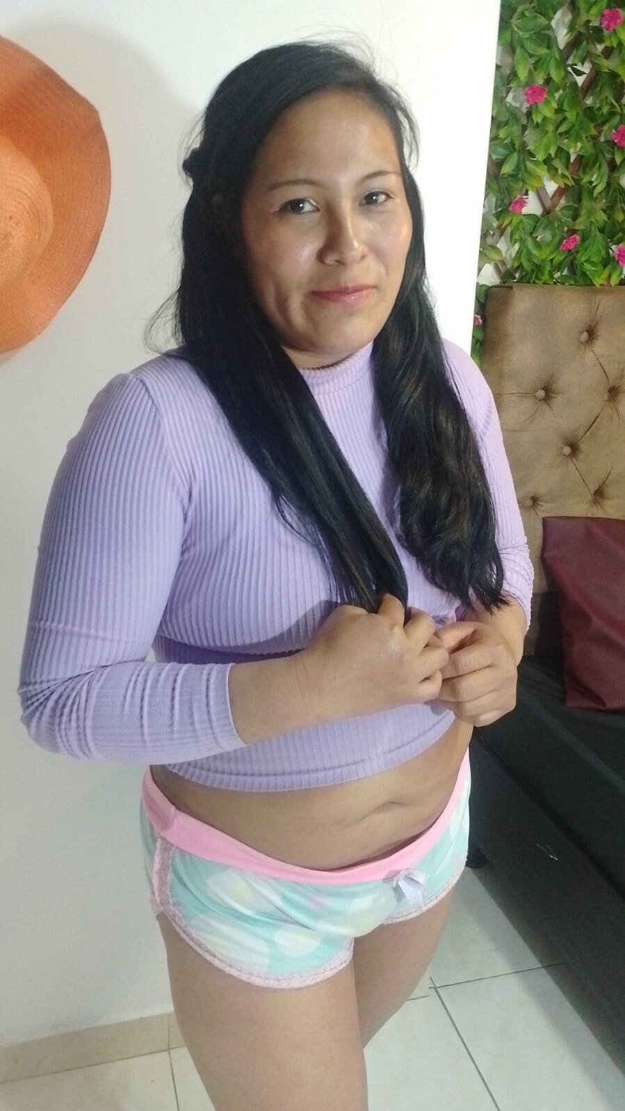 Yineth_Hot