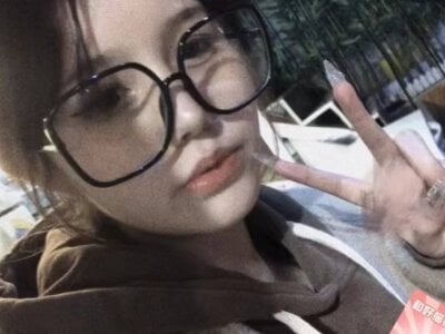 lucky-1999 from stripchat