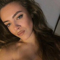 MonicaLeCruze's Offline Chat Room