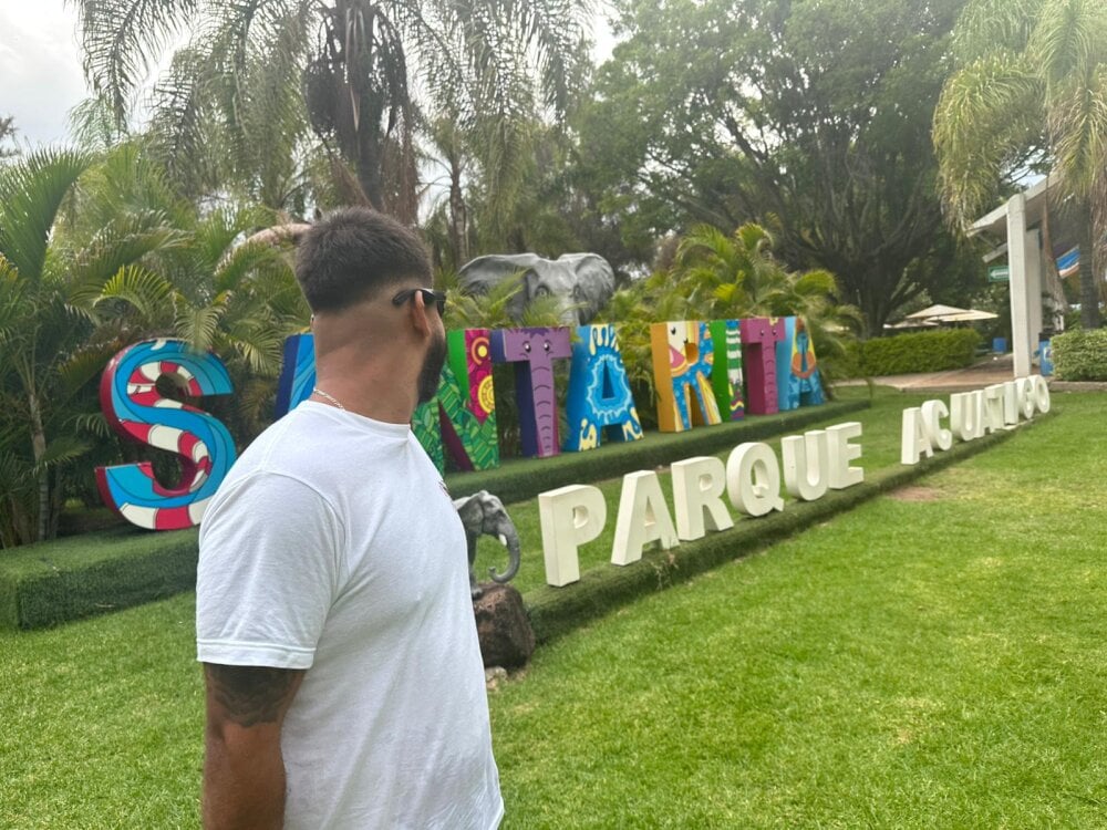 franck10E Adlı Modelin Çevrimdışı XXX Sohbeti