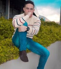 jacob_cooper_'s Offline Chat Room