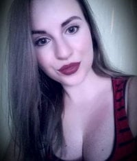 KarinaBia's Offline Chat Room