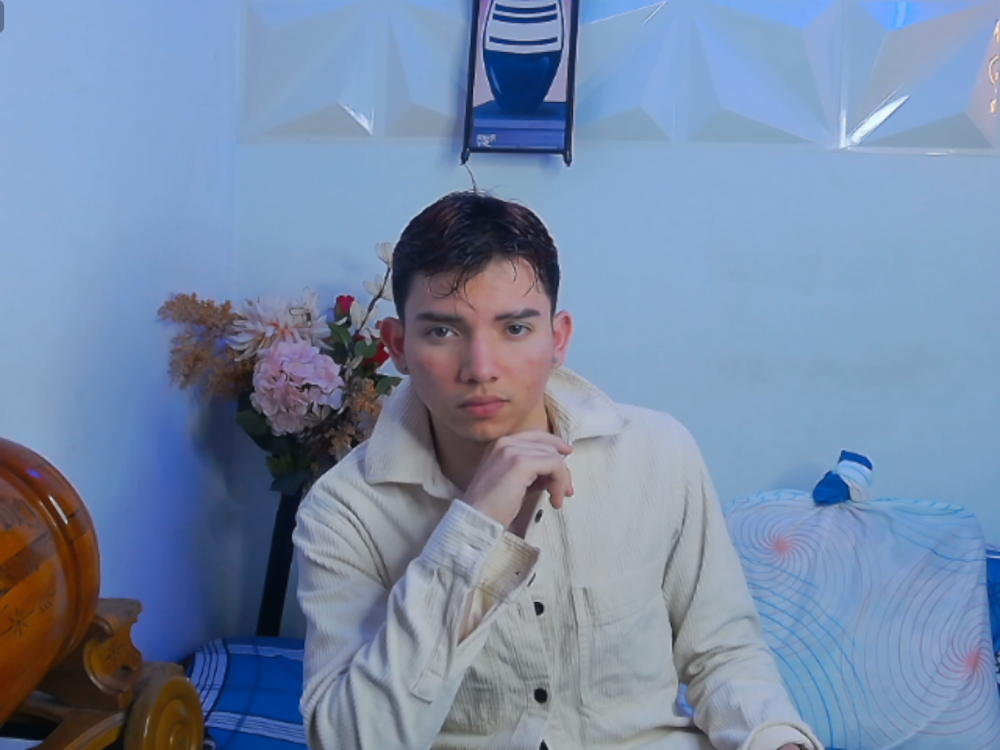 Oliver_paris' Offline XXX Chat