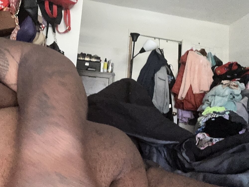 Pussyeatter46's Offline XXX Chat
