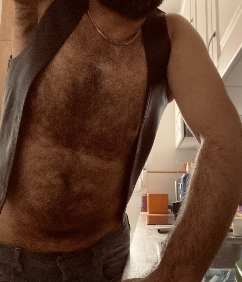 BearHornyMadrid's most recent online preview