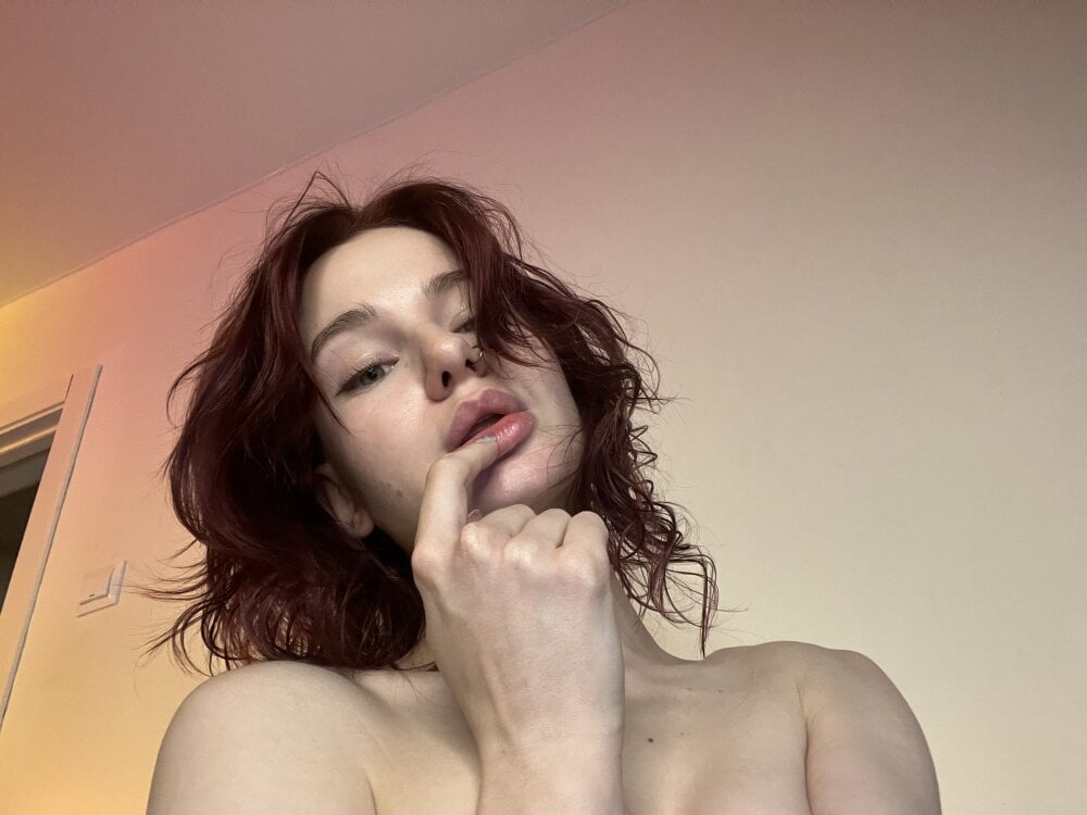 watchgirlcam.com ireneraii livesex profile in i-live-surrounded-by-passion-and-madness cams