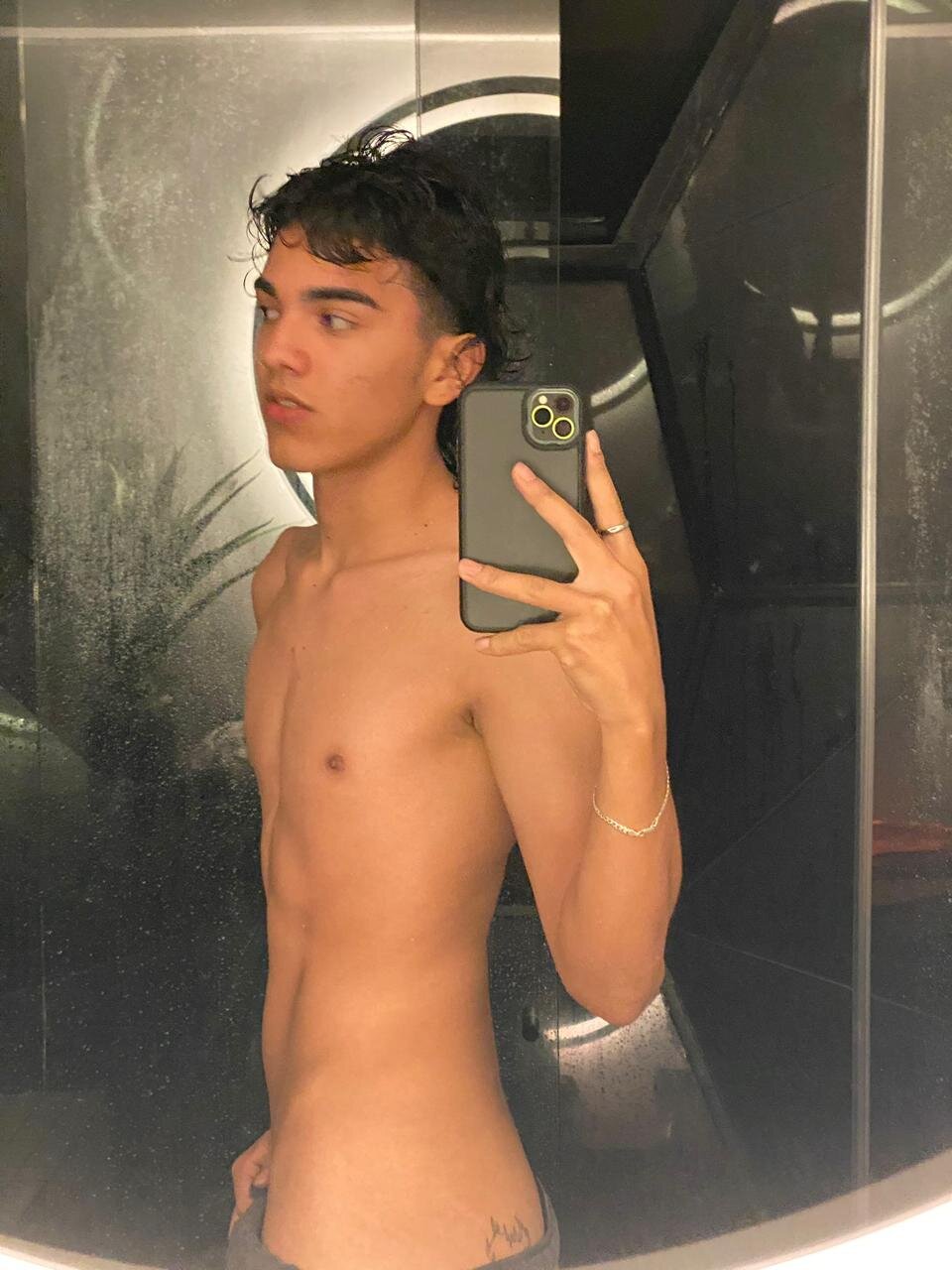 adan_shadow