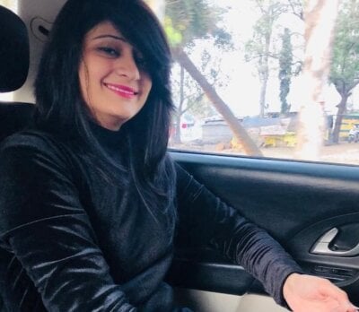 Ruhi_SinhaLive Webcam