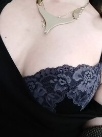 Kiara_Milf's Offline XXX Chat