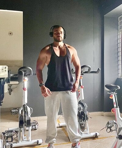 magnumchris Live Cam on StripChat