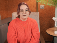 ElwynaHarwell's Offline Chat Room