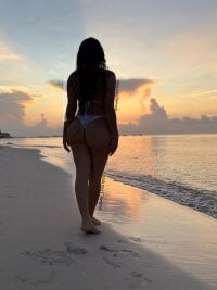 Monica17's webcam live show