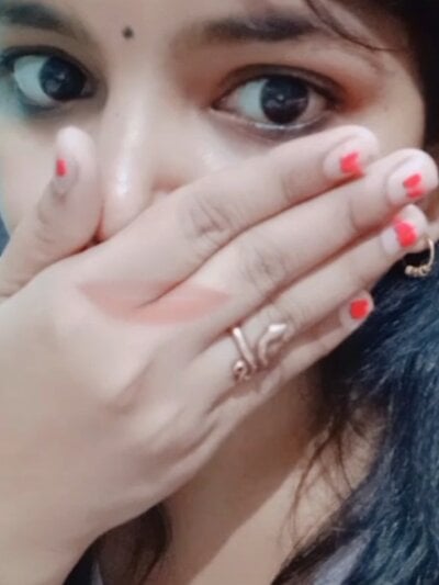 Nisha027 on StripChat