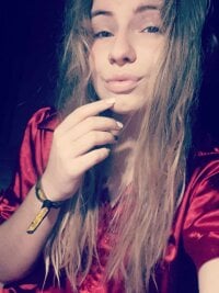 Blonde_Aria's Offline Chat Room